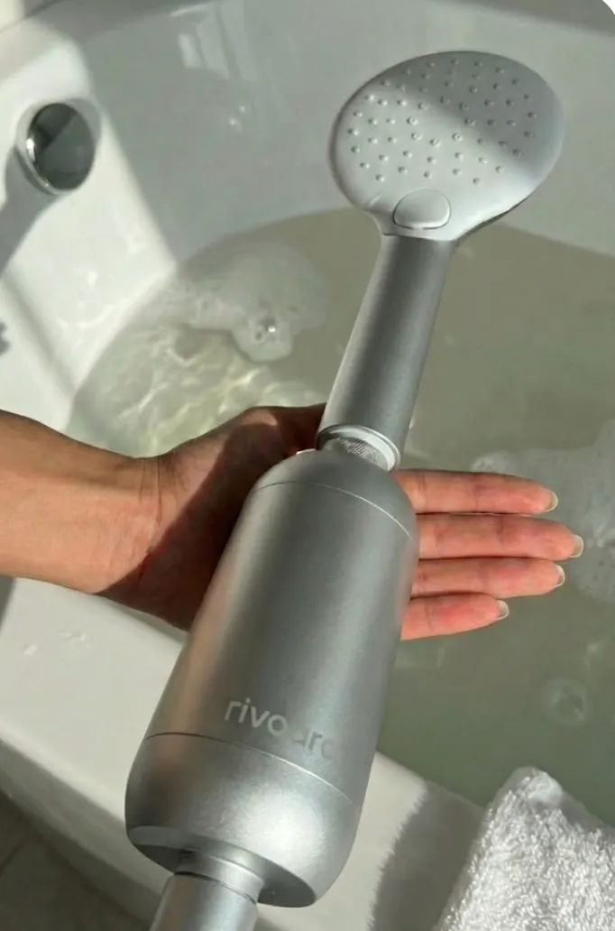 Rivoara Duschfilter im Badezimmer